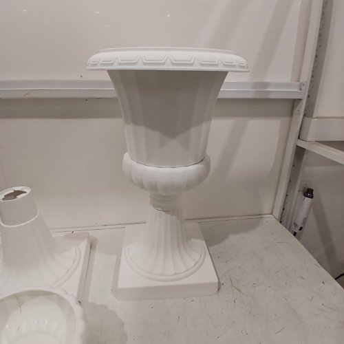 2PK INDOOR AND OUTDOOR PLASTIC URN PLANTER - 9.8" X 16.5" - WHITE (MODEL: KDKD2986W) image 6