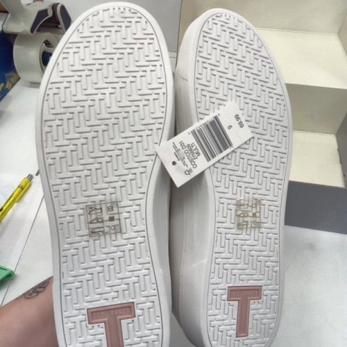 WOMEN'S TED BAKER LEATHER SNEAKER - SIZE 8 - WHITE / ORANGE (MODEL:2756608) image 3