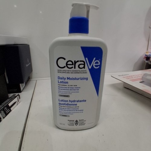 CERAVE DAILY MOISTURIZING LOTION FOR NORMAL TO DRY SKIN - 562ML image 2