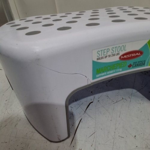 MISTRAL MINI STEP STOOL HOLDS UP TO 250LBS - 13" X 8.5" - WHITE image 3