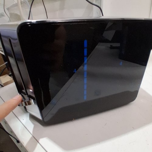 OSTER 4 SLICE TOUCHSCREEN TOASTER WITH DIGITAL CONTROLS - BLACK/SILVER - (MODEL: OTST-DGTSSS4S-GB22-033) image 2