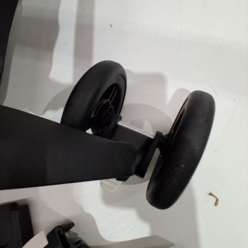 GB POCKIT + ALL TERRAIN FOLDABLE STROLLER - VELVET BLACK (MODEL: 619000537) image 4
