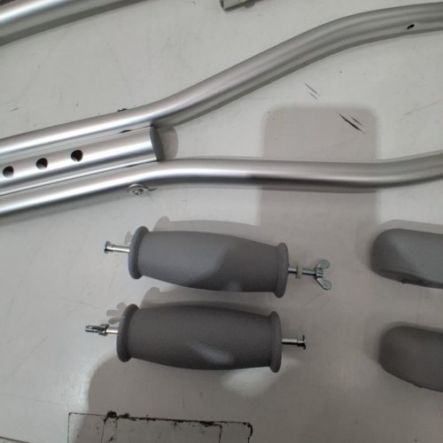 2PK KMINA UNDERARM CRUTCHES WITH CRUTCH PADS - LARGE 54" - 59" - SILVER/GREY (MODEL: K10052) image 4