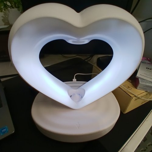 HEART SHAPED ANTI-GRAVITY 800ML HUMIDIFIER - WHITE image 2