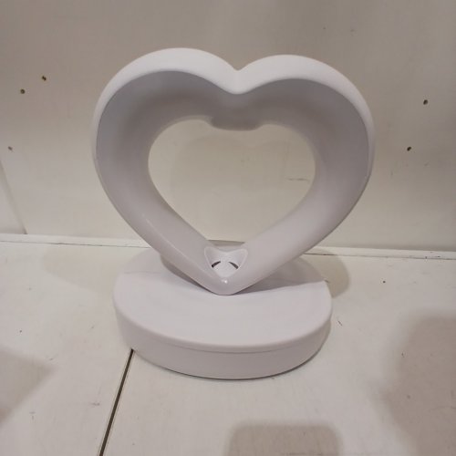 HEART SHAPED ANTI-GRAVITY 800ML HUMIDIFIER - WHITE image 5