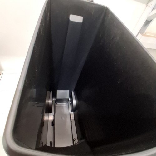 SIMPLEHUMAN SLIM PLASTIC STEP TRASH CAN WITH WHEELS & SILENT CLOSE LID - 40L - GREY (MODEL: CW1363) image 3