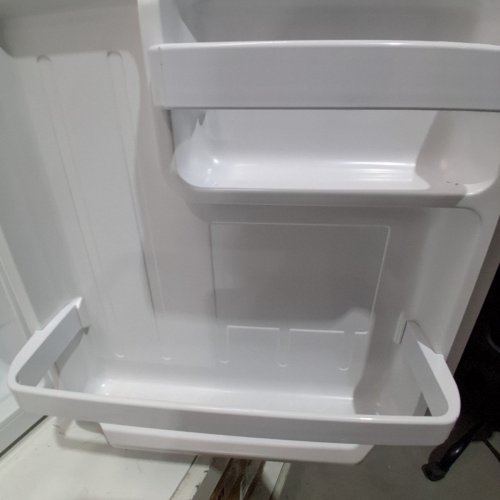 FRIGIDAIRE MINI FRIDGE WITH FREEZER - 1.6 CU FT - WHITE (MODEL: EFR115-WHITE-6COM) image 7