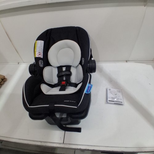 GRACO SNUGRIDE 35 LITE LX INFANT CAR SEAT - MAX WEIGHT 34LBS - BLACK/GREY (MODEL: 2119658) image 3