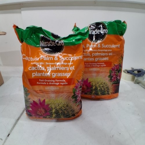 2PK MIRACLE-GRO CACTUS, PALM AND SUCCULENT POTTING SOIL MIX- 8.8L EACH image 2