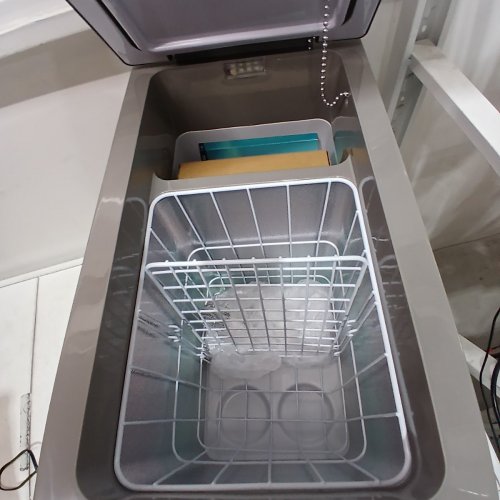EUHOMY ELECTRIC COOLER REFRIGERATOR FRIDGE/FREEZER WITH APP CONTROL - 55L CAP - 12V - BLACK/GREY (MODEL: CF001-55GR-CAEH) image 6