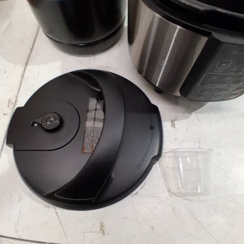 STARFRIT ELECTRIC PRESSURE COOKER - STEAM TRAY, MEASURING CUP & SPATULA- 8L CAPACITY - BLACK (MODEL: 024603) image 5