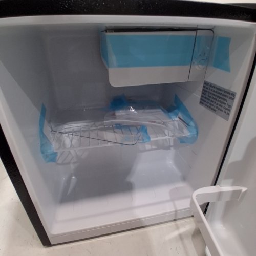FRIGIDAIRE COMPACT MINI FRIDGE - 1.6 CU FT - BLACK (MODEL: EFR100-BLACK-6COM) image 2