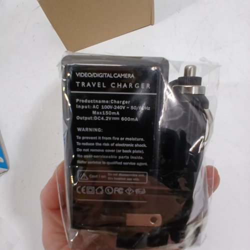 BATMAX CAMERA BATTERY CHARGER FOR VBT190 - 100 V-240 V INPUT, 4.2 V OUTPUT (MODEL: BT-VBT380) image 2
