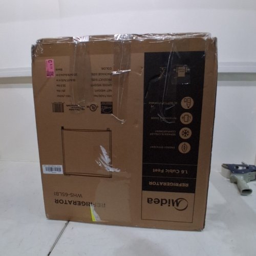 MIDEA COMPACT SINGLE-DOOR MINI REFRIGERATOR - BLACK (MODEL: WHS-65LB1) image 5