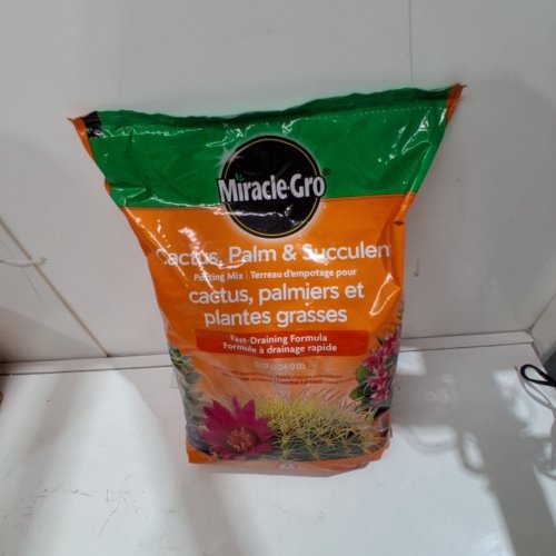 MIRACLE-GRO CACTUS POTTING MIX - 8.8L image 2
