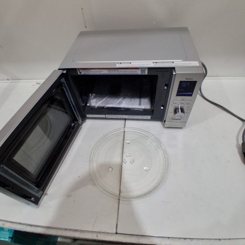 PANASONIC COMPACT GENIUS 1000W MICROWAVE OVEN - STAINLESS STEEL (MODEL: NN-SD47QS) image 3