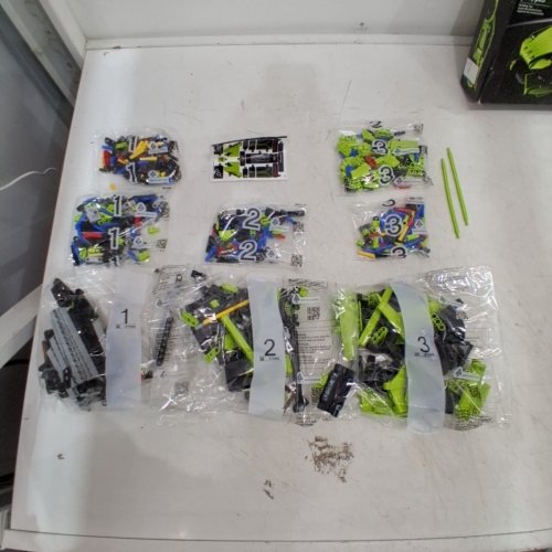 806PC LEGO TECHNIC LAMBORGHINI HURACAN TECNICA - GREEN (MODEL: 42161) image 2