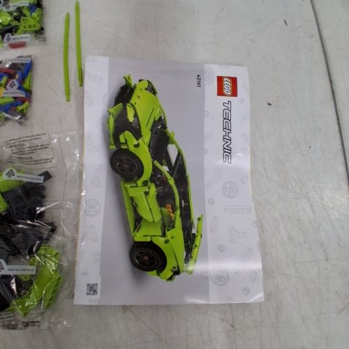 806PC LEGO TECHNIC LAMBORGHINI HURACAN TECNICA - GREEN (MODEL: 42161) image 3