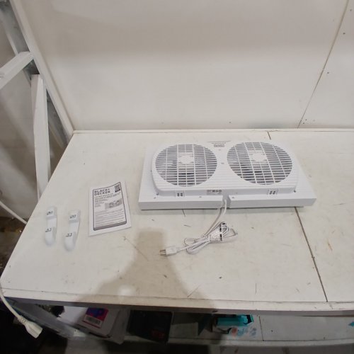 BLACK+DECKER DUAL WINDOW FAN FOR WINDOW SCREEN WITH 2 SPEED SETTINGS, TWIN WINDOW FAN WITH MECHANICAL CONTROLS AND REMOVABLE LEGS, HORIZONTAL COOLING FAN FOR WINDOW - 9" - WHITE (MODEL: BFW9M) image 4