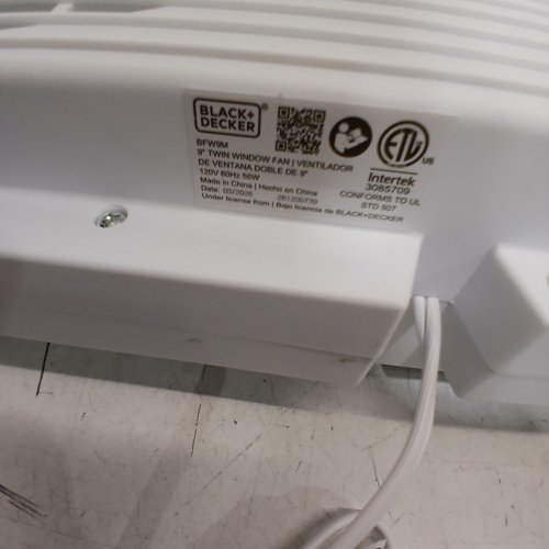 BLACK+DECKER DUAL WINDOW FAN FOR WINDOW SCREEN WITH 2 SPEED SETTINGS, TWIN WINDOW FAN WITH MECHANICAL CONTROLS AND REMOVABLE LEGS, HORIZONTAL COOLING FAN FOR WINDOW - 9" - WHITE (MODEL: BFW9M) image 5