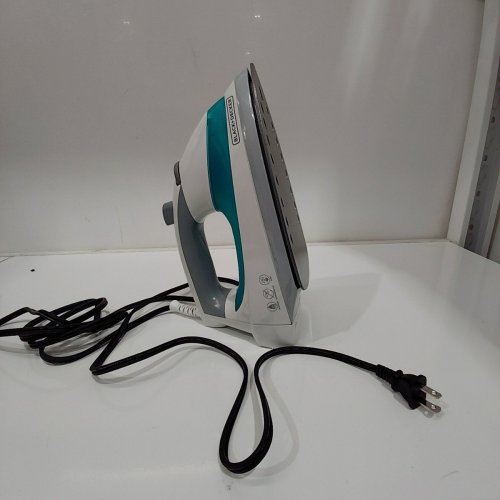BLACK+DECKER LIGHT N EASY STEAM IRON WITH NONSTICK SOLEPLATE - 1200W - TEAL (MODEL: IR0820C) image 3