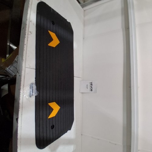 VEVOR RUBBER CURB RAMP - 17" X 40" X 2" - BLACK (MODEL: KR-11) image 2
