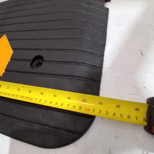 VEVOR RUBBER CURB RAMP - 17" X 40" X 2" - BLACK (MODEL: KR-11) image 3
