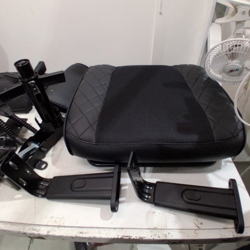 VONESSE BIG AND TALL OFFICE CHAIR 250LBS MAX LOAD - BLACK (MODEL: V3048A) image 3