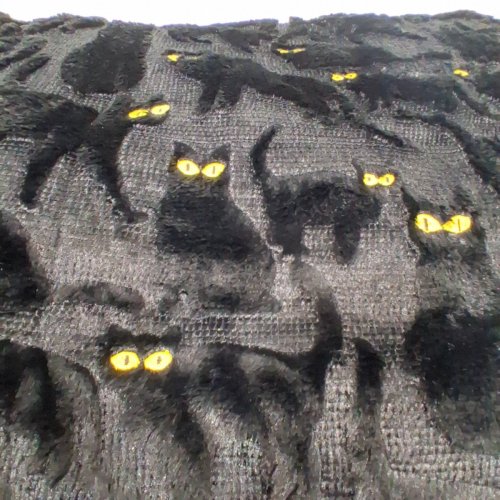 HALLOWEEN EMBROIDERED FAUX FUR THROW - CAT DESIGN - BLACK (MODEL:2015550) image 4