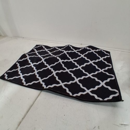 YULIER NON-SLIP INDOOR /OUTDOOR ENTRANCE WELCOME DOOR MAT/ AREA RUG - 15.7" X 23.6" - BLACK /WHITE image 3