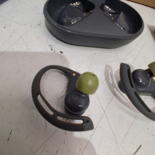 ONN WIRELESS SPORT EARBUDS WITH COMFORT GRIP EAR HOOKS - BLACK (MODEL:AAMNIM100150848) image 4