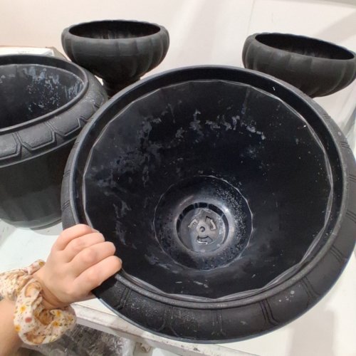 2PK VEVOR INDOOR/OUTDOOR GARDEN PRODUCTS DELUXE PLASTIC URN PLANTER/FLOWER POT - 9.8" X 16.5" - BLACK (PL50BK-2) image 5