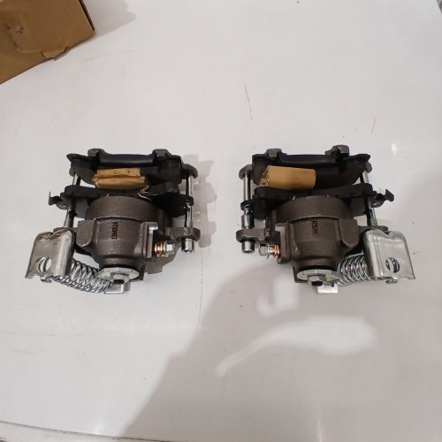 DISC BRAKE LEFT & RIGHT CALIPERS WITH BRAKE PADS - FOR BUICK / SERVILLE / ADILLAC / OLDSMOBILE (MODEL: NRM172/NRM173) image 4