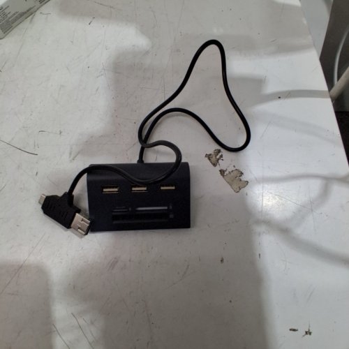 VIVITAR MULTI-PORT USB HUB AND MEMORY CARD READER - BLACK image 3