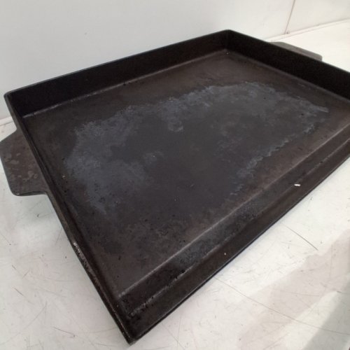 BBQ FUTURE UNIVERSAL CAST IRON GRIDDLE FOR GAS GRILL WITH SPATULA - 23" X 16" X 2.6" - BLACK (MODEL: GRIDDLE2316) image 3