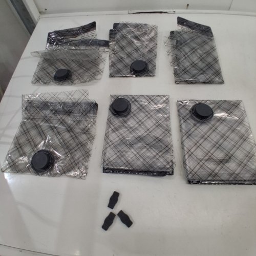 6PC TRAVEL VACUUM STORAGE BAGS - 2 SMALL 15.8" X 15.8", 2 MEDIUM 15.8" X 19.7", 2 LARGE 15.8" X 23.6" - CLEAR WITH GREY PLAID image 3