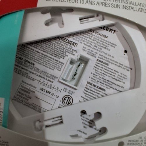 FIRST ALERT WIRED SMOKE & CARBON MONOXIDE DETECTOR image 2