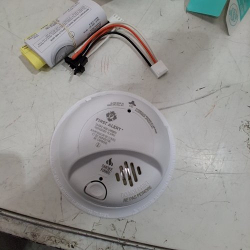 FIRST ALERT WIRED SMOKE & CARBON MONOXIDE DETECTOR image 3