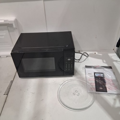 DANBY COUNTERTOP MICROWAVE - 0.7 CU.FT - 7000W - BLACK (MODEL: DBMW0721BBB) image 3