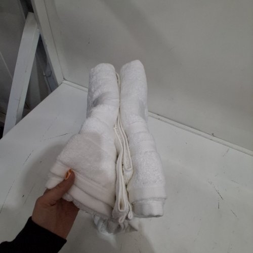 2 GRANDEUR HOSPITALITY BATH TOWELS - 30" X 52" - WHITE (MODEL: 4500995) image 3