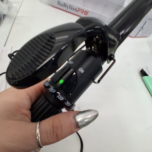 BABYLISSPRO CERAMIC CURLING IRON WITH SPRING HANDLE - 1" - BLACK (MODEL: BABC100SNC) image 3
