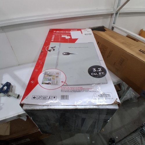 FRIGIDAIRE 3.2CUFT RETRO MINI FRIDGE WITH SIDE BOTTLE OPENER - MOONBEAM (MODEL: EFR376-MOONBM-6COM) image 6
