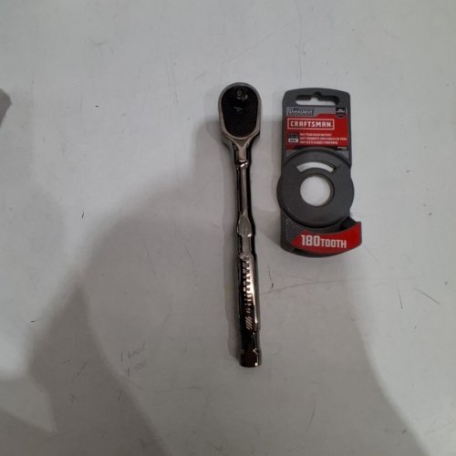 CRAFTSMAN OVERDRIVE PEAR HEAD RATCHET - 180T - 3/8" DRIVE - SILVER (MODEL: CMMT82111) image 3