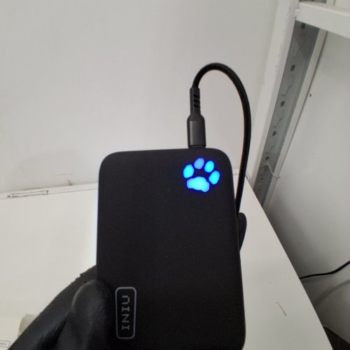 INIU MAGPRO MAGNETIC POWER BANK - 7.5W MAX WIRELESS, 20W MAX WIRED - 10000MAH - BLACK (MODEL: BI-B43) image 2