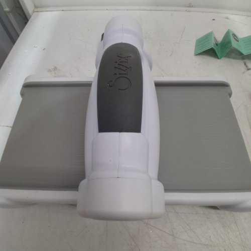 SIZZIX BIG SHOT MANUAL SHAPECUTTING & EMBOSSING MACHINE - WHITE/GREY (MODEL: 660200) image 3