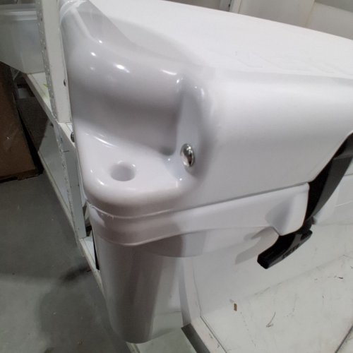 YETI TUNDRA 65 COOLER WITH PERMAFROST INSULATION AND HOLDS UP TO 42 CANS WHITE (MODEL: YT65W ) image 9