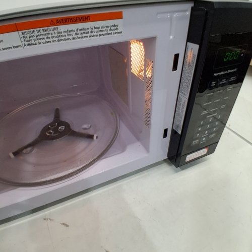HAMILTON BEACH COMPACT MICROWAVE - 1.1 CU.FT - 950W - BLACK (MODEL: EM0P042YK-B) image 2