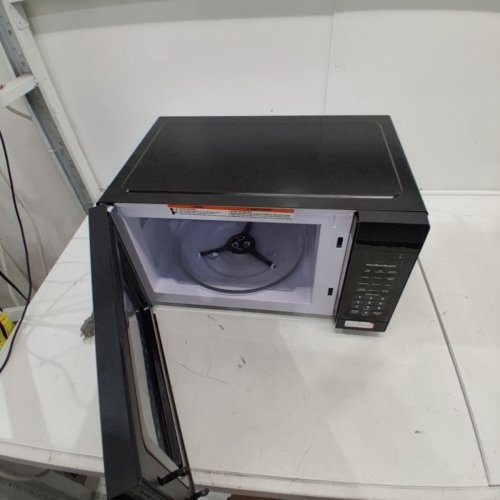 HAMILTON BEACH COMPACT MICROWAVE - 1.1 CU.FT - 950W - BLACK (MODEL: EM0P042YK-B) image 3