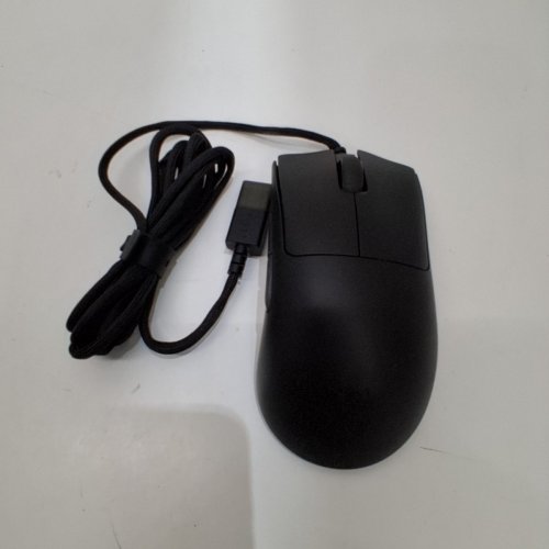 RAZER DEATHADDER V3 WIRED GAMING MOUSE PRO 30K OPTICAL SENSOR, ULTRA LIGHTWEIGHT 59G, FAST OPTICAL SWITCHES, 6 PROGRAMMABLE BUTTONS, ERGONOMIC, SPEEDFLEX CABLE - BLACK (MODEL: RZ01-0464) image 3