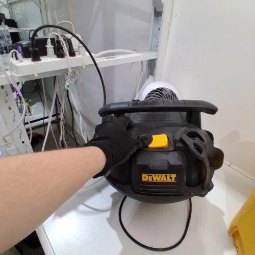 DEWALT PORTABLE WET/DRY VAC - 6GAL - 4HP - YELLOW/BLACK (MODEL: DXV06PL) image 2